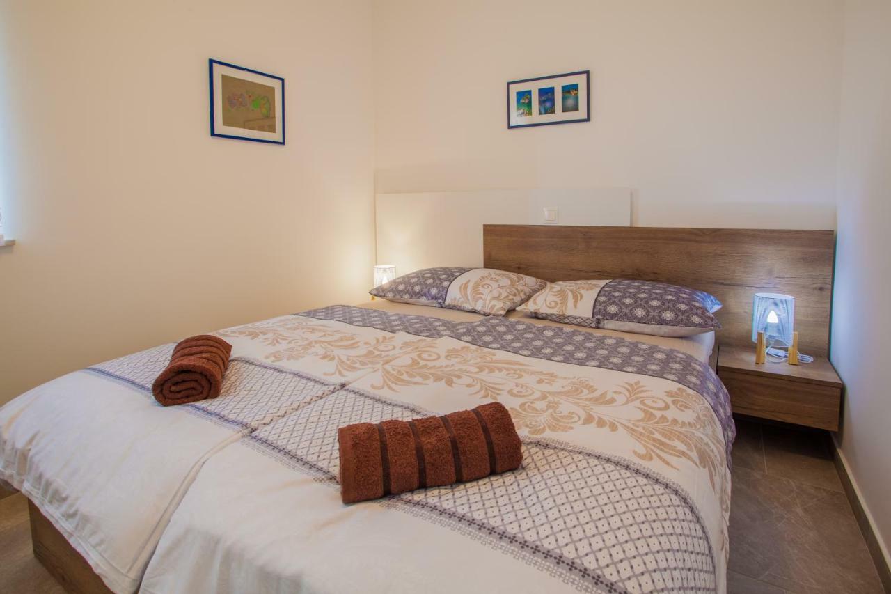 Apartmani Komesic Zubovići Εξωτερικό φωτογραφία
