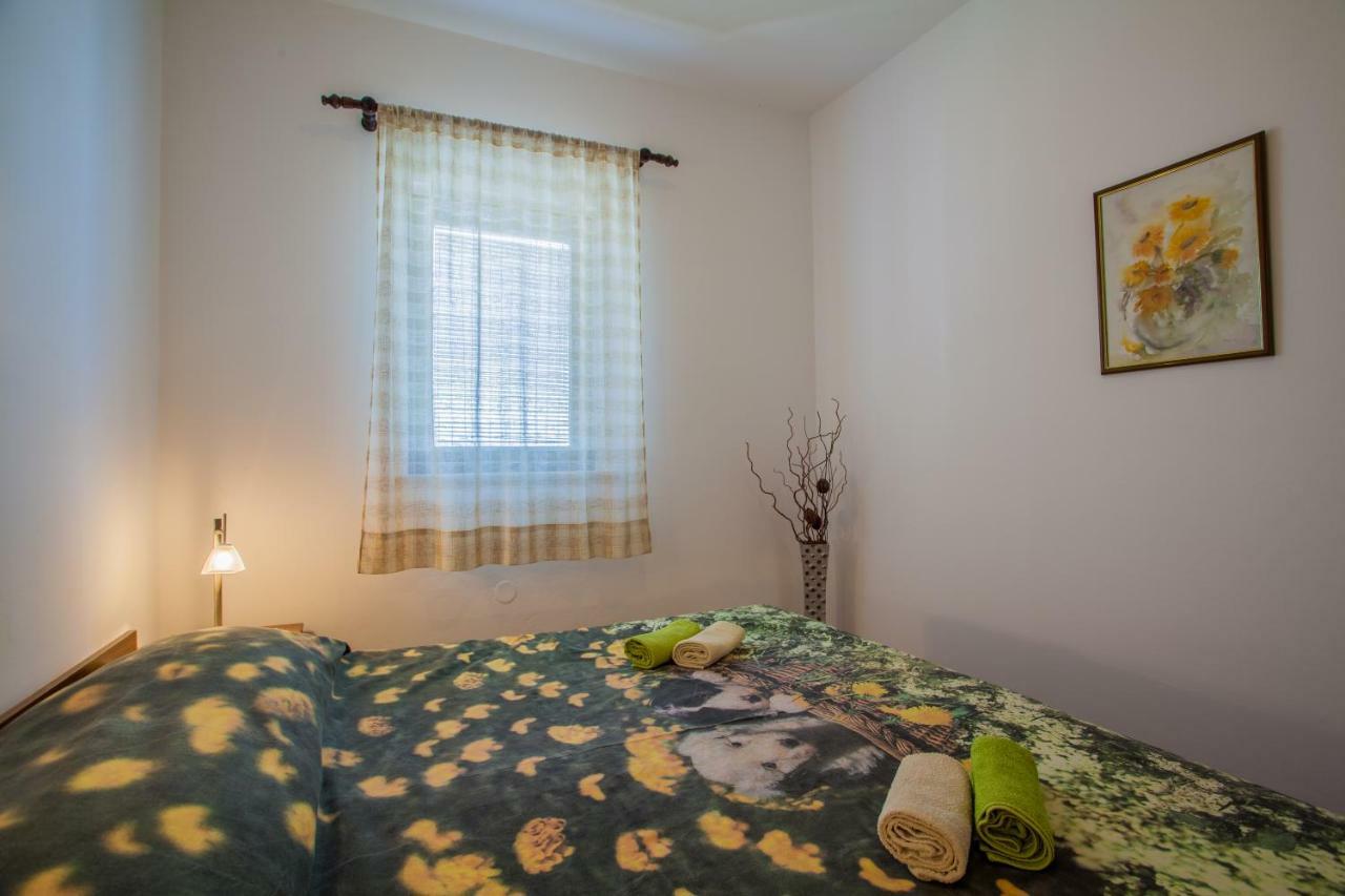 Apartmani Komesic Zubovići Εξωτερικό φωτογραφία